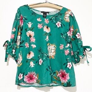 Grace Elements green floral linen blend balloon sleeve crop length blouse